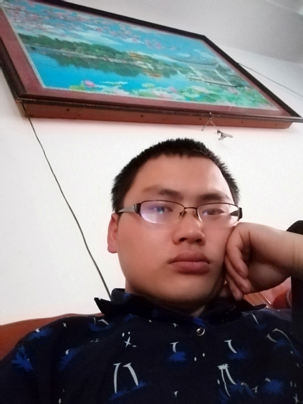 90男孩的第一张照片--残疾人相亲网