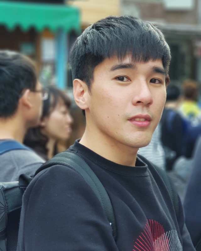 雨中孤独的第一张照片--残疾人相亲网