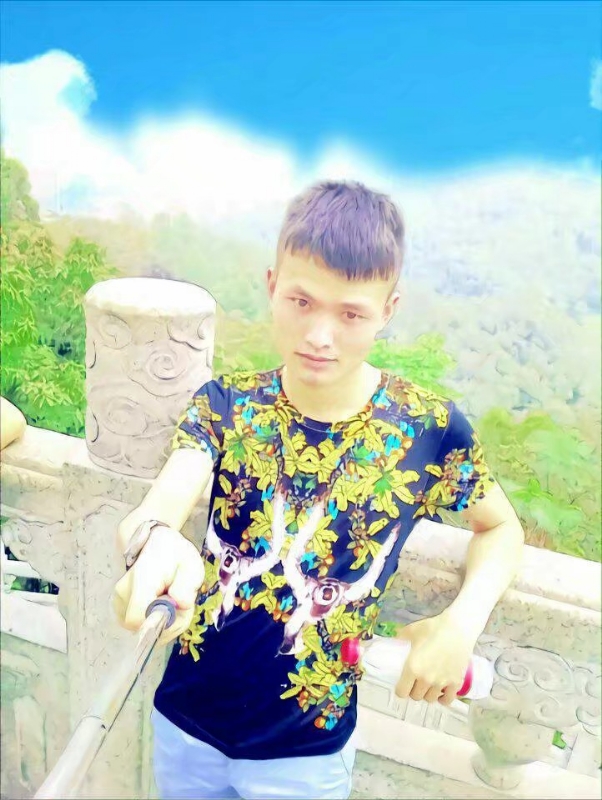 孤独王者元首的第一张照片--残疾人相亲网