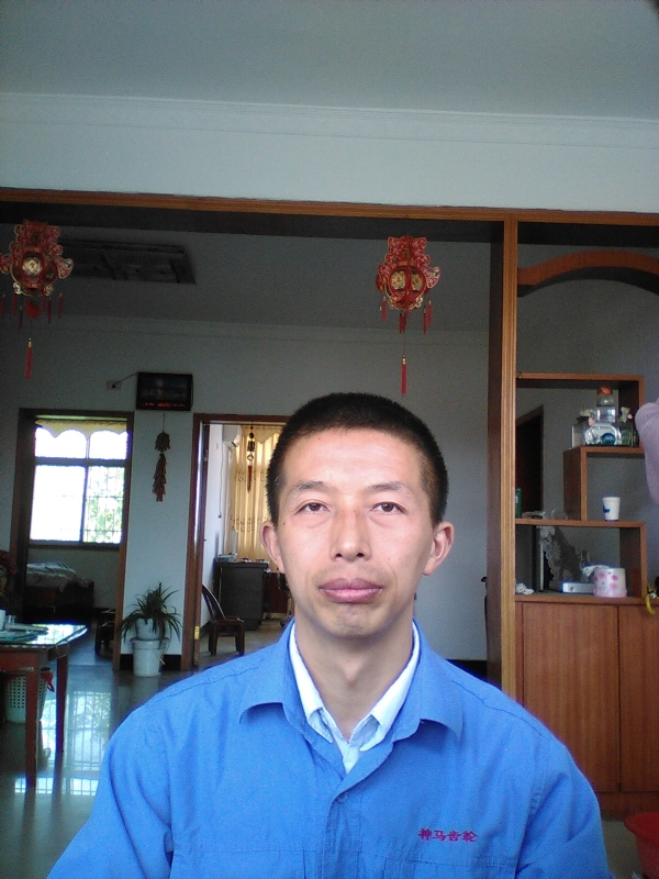 红玫瑰的第一张照片--残疾人相亲网