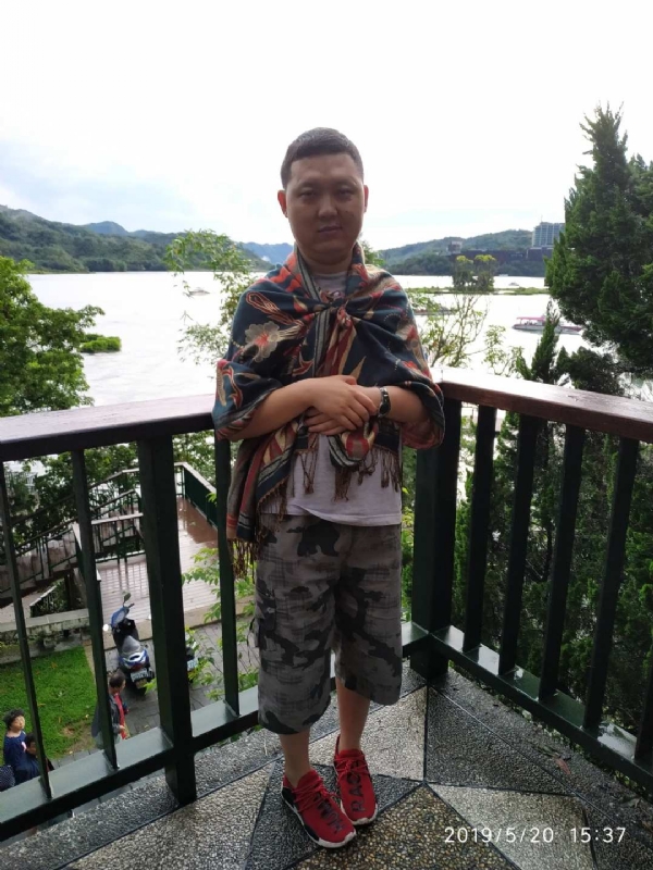爱情里的俩个人的第一张照片--残疾人相亲网