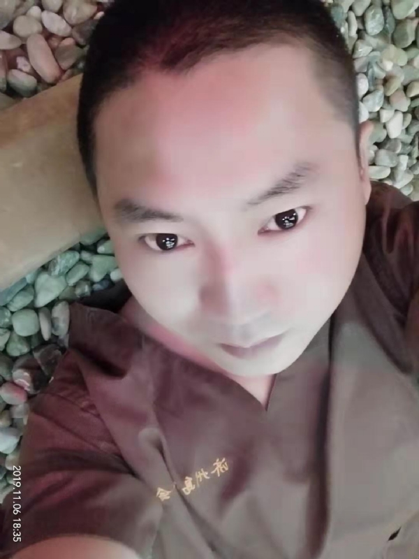 红枫叶的第一张照片--残疾人相亲网