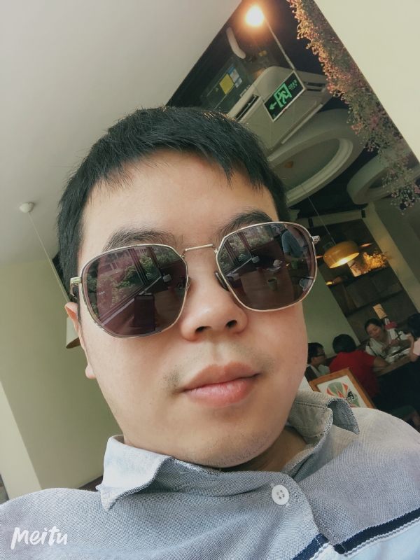 月台等路人的第一张照片--残疾人相亲网