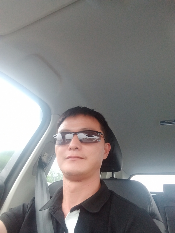 孤独的男人的第一张照片--残疾人相亲网