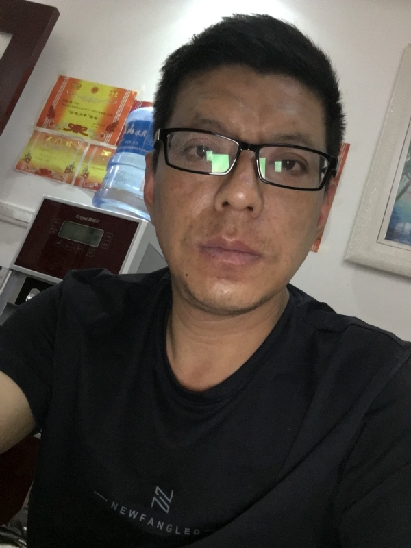 牵手的第三张照片--残疾人相亲网