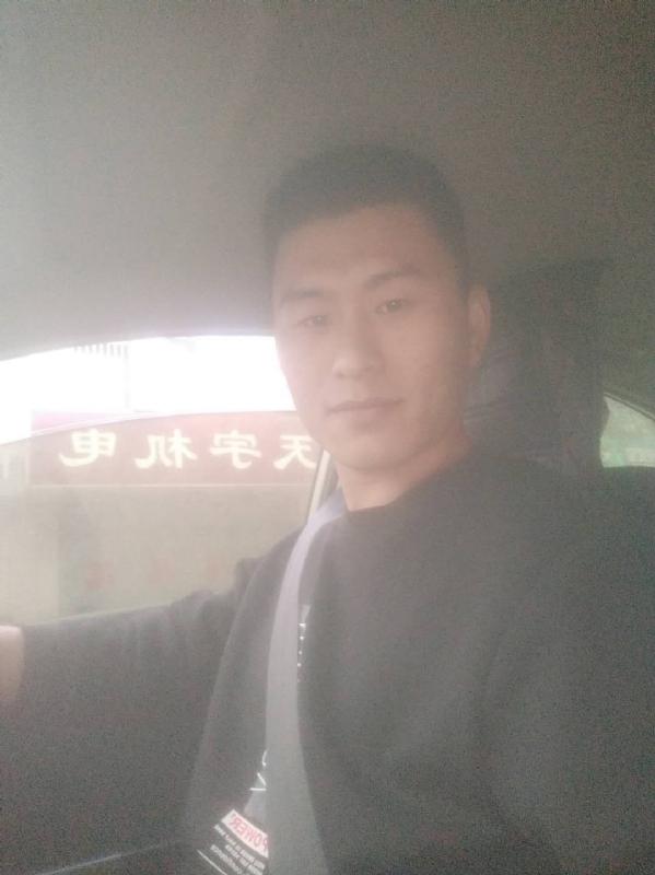 老鼠爱上猫的第一张照片--残疾人相亲网