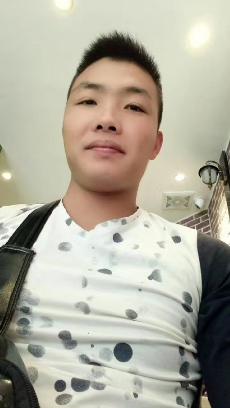 吃生蚝的小乖乖的第一张照片--残疾人相亲网