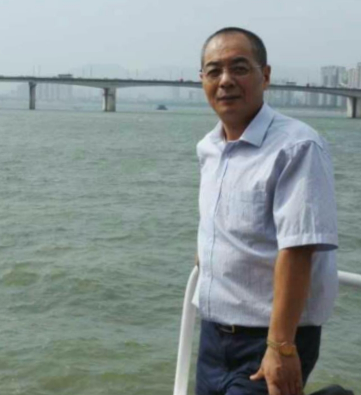 辛民的第二张照片--残疾人相亲网