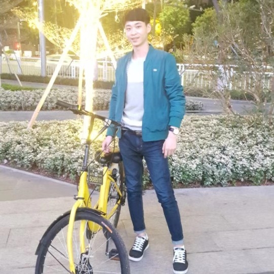 李伟的第一张照片--残疾人相亲网