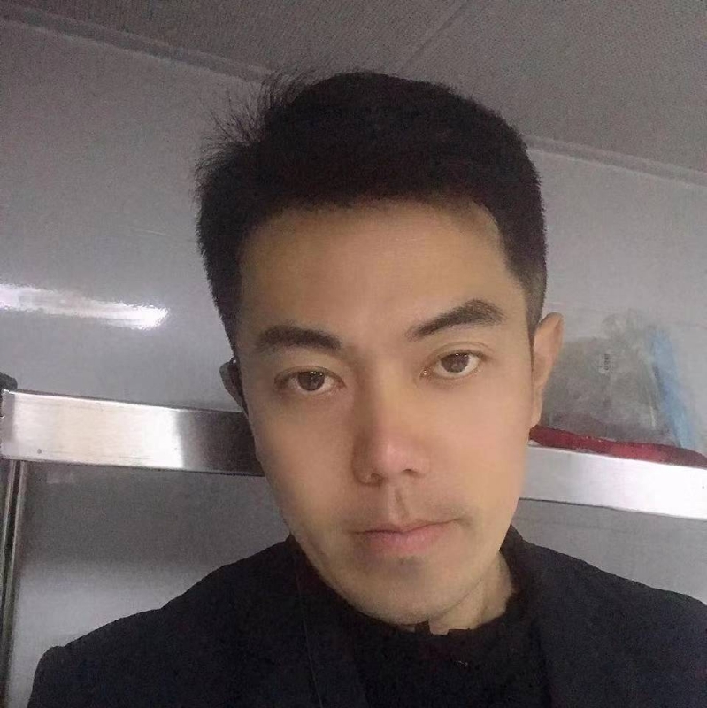 李龙的第一张照片--残疾人相亲网