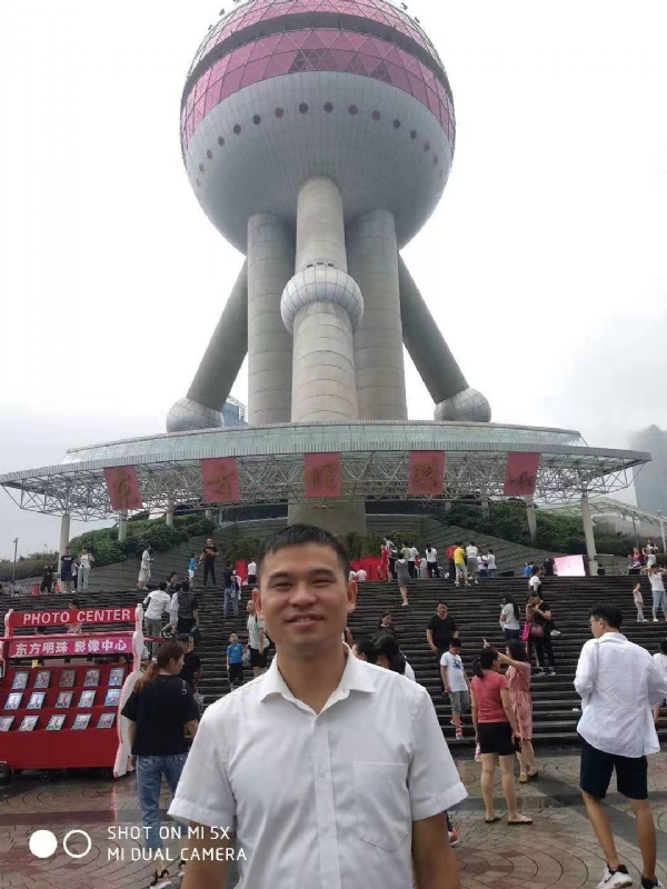 小猫吃老鼠的第一张照片--残疾人相亲网