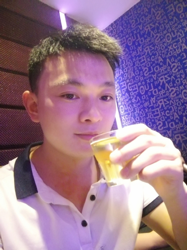 幸福的拥抱的第一张照片--残疾人相亲网