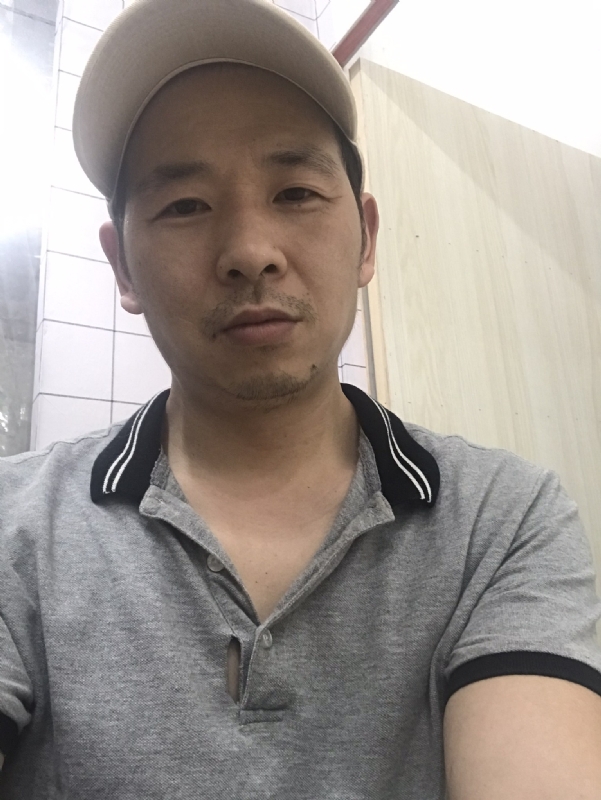 老何的第一张照片--残疾人相亲网