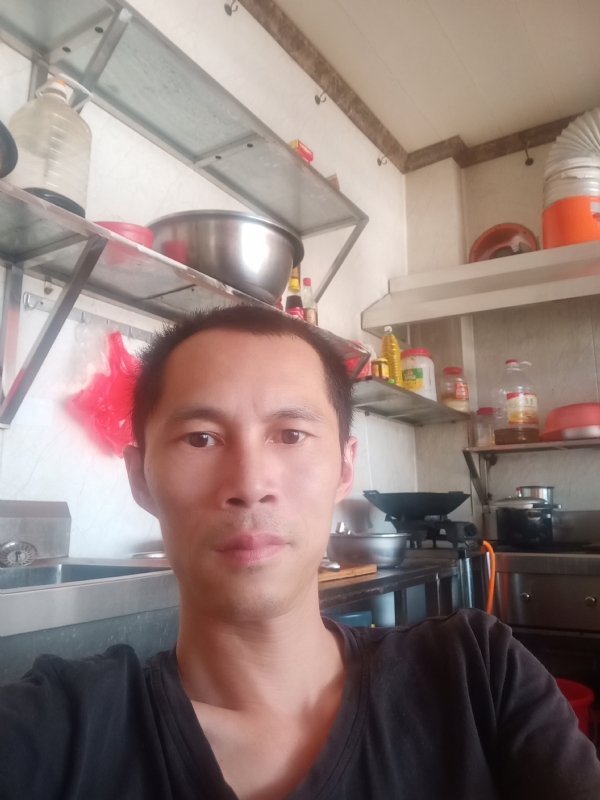 生活还在继续的第一张照片--残疾人相亲网
