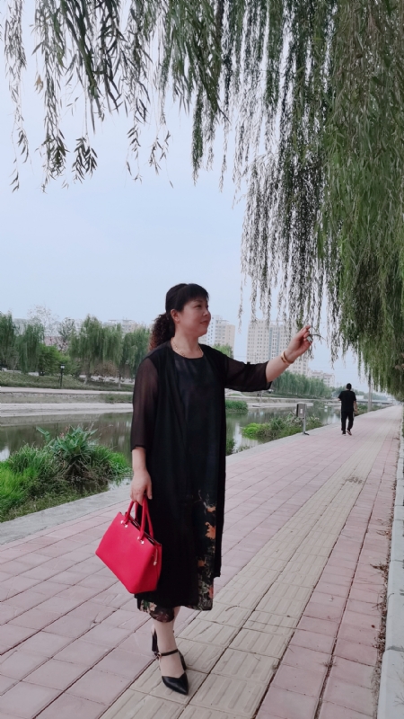 周本玲的第一张照片--残疾人相亲网