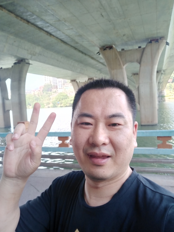上人的第一张照片--残疾人相亲网