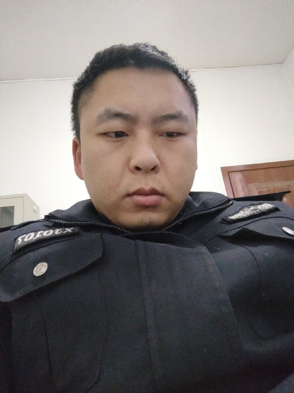 好纠结的第一张照片--残疾人相亲网