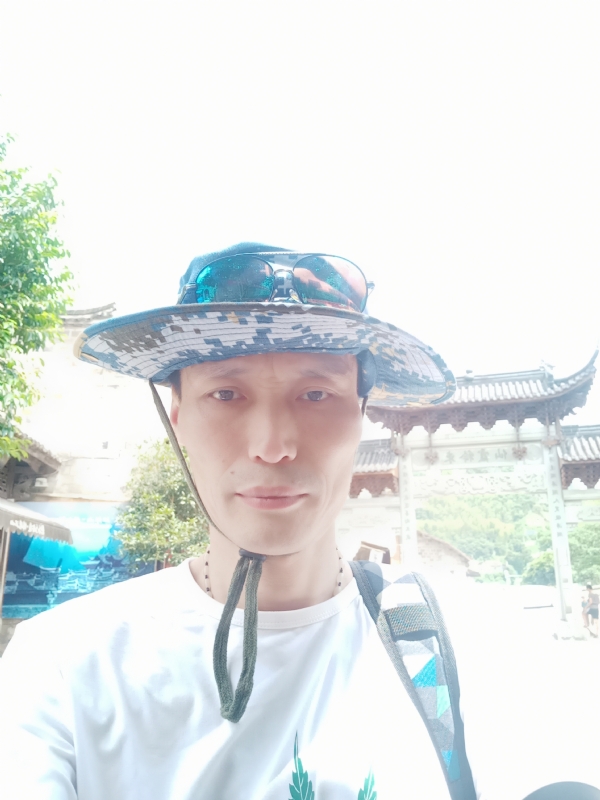 童群海的第一张照片--残疾人相亲网