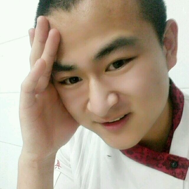 人潮拥挤的第一张照片--残疾人相亲网