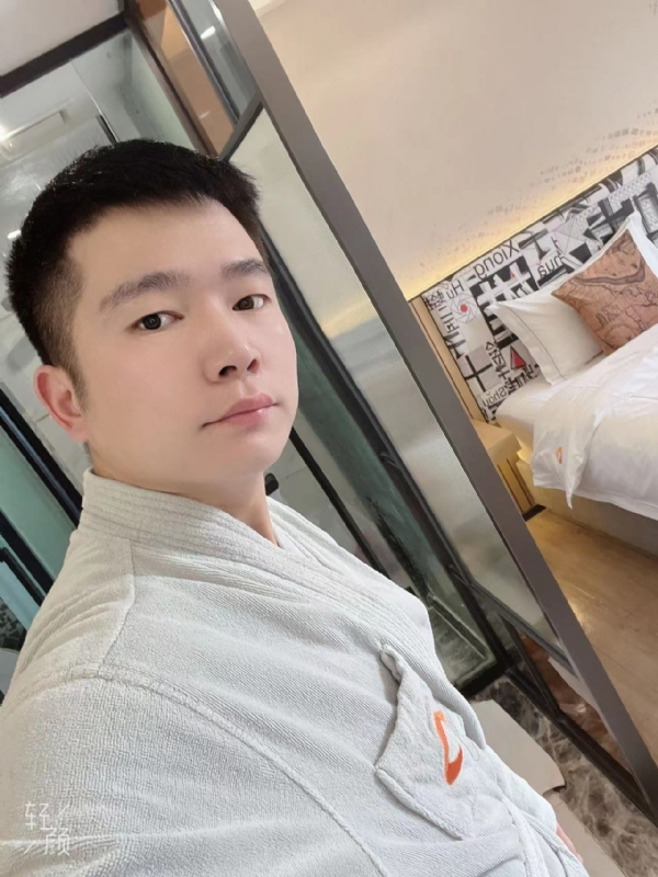 绿帽的第一张照片--残疾人相亲网