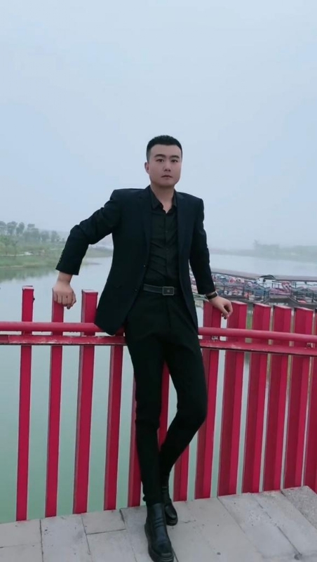 Albert的第一张照片--残疾人相亲网