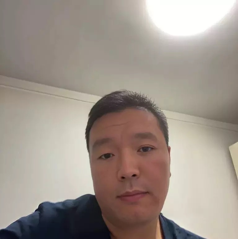 穿唐装的松鼠的第一张照片--残疾人相亲网
