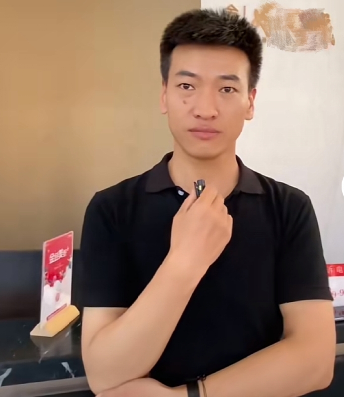 一杯梁白开的第一张照片--残疾人相亲网