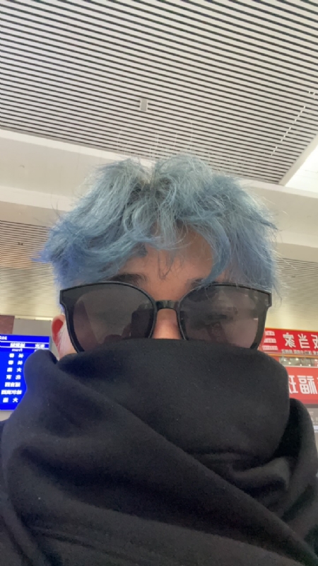 平行线的第一张照片--残疾人相亲网