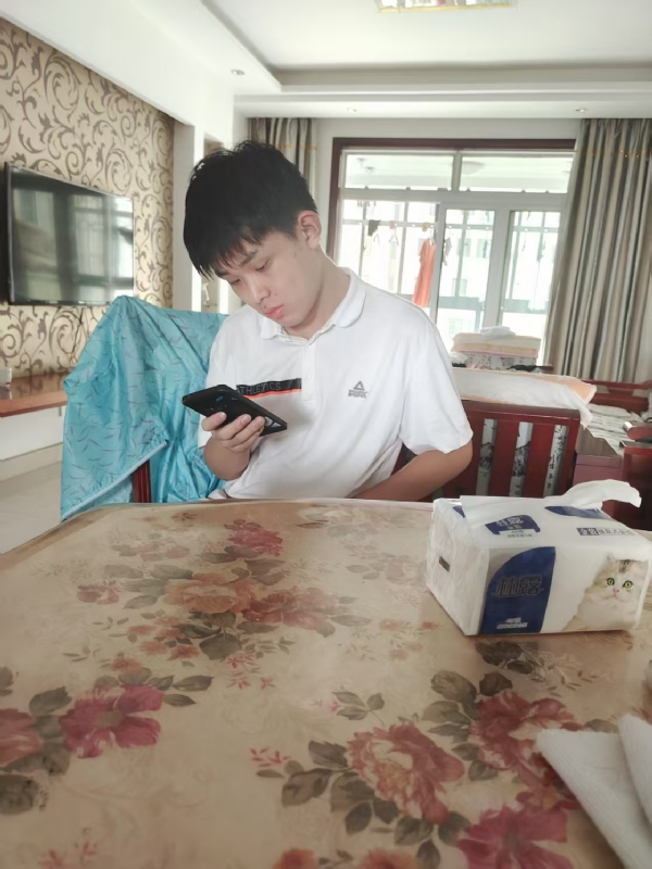 铁在烧的第一张照片--残疾人相亲网
