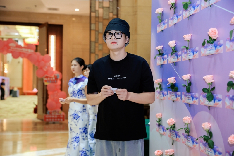 被驯服的象的第一张照片--残疾人相亲网
