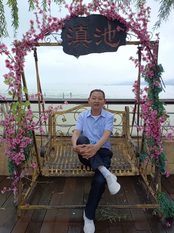 奋斗的第一张照片--残疾人相亲网