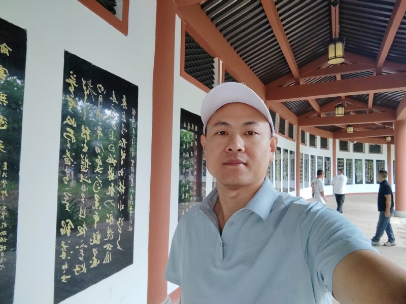 爱运动的范的第一张照片--残疾人相亲网